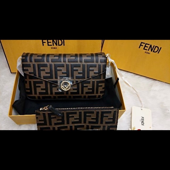 Fendi wallet on chain with pouches//M - Picture 5 of 6